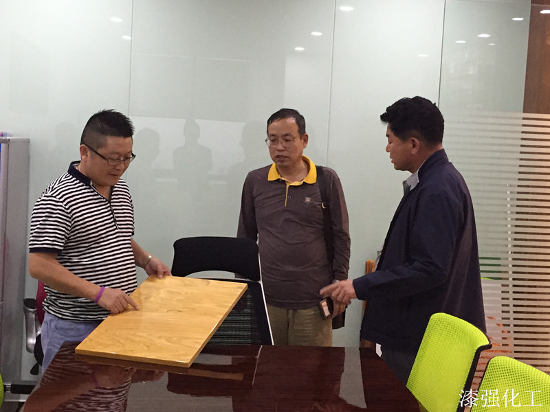 PE鋼琴漆.jpg PE鋼琴漆.jpg