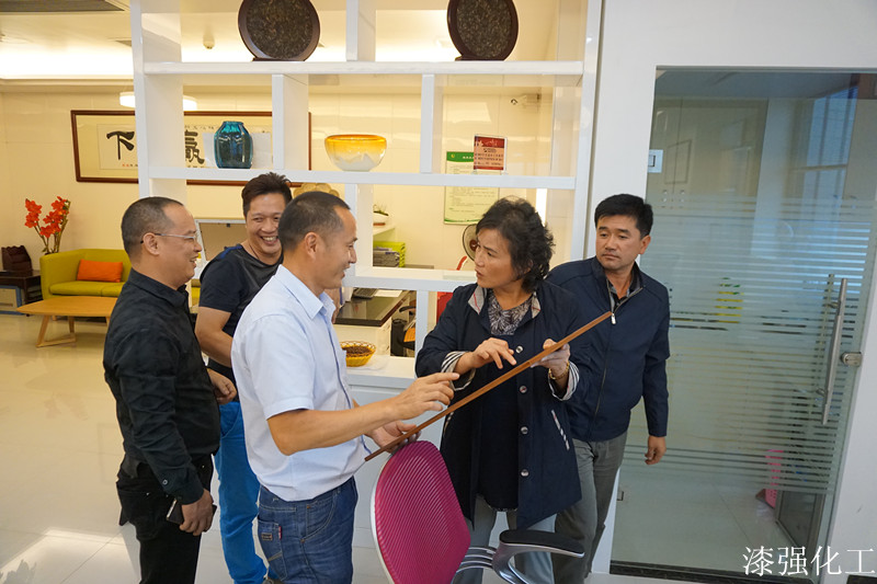 水性木器漆.jpg 水性木器漆.jpg