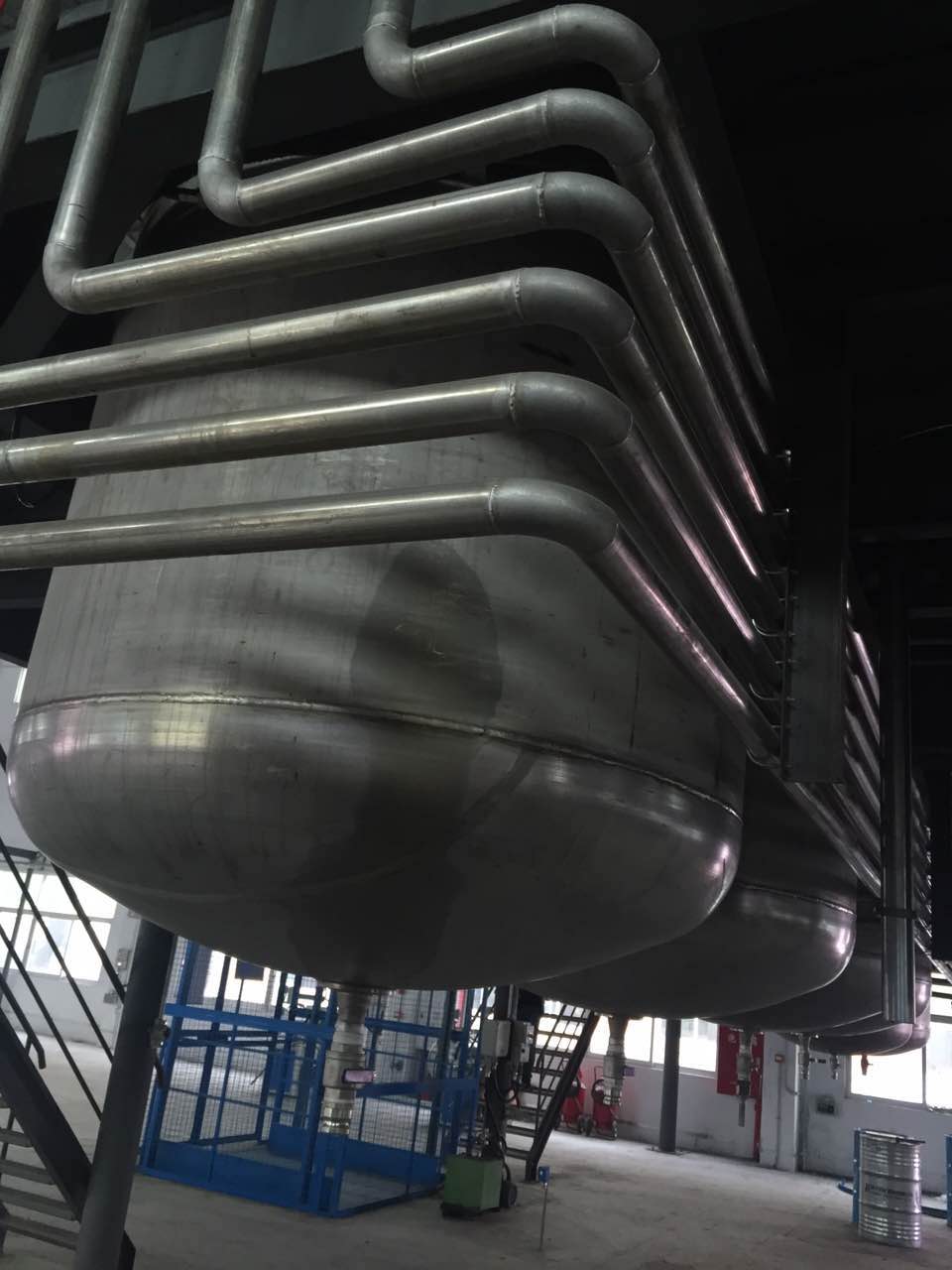 漆強化工廠車間設(shè)備2