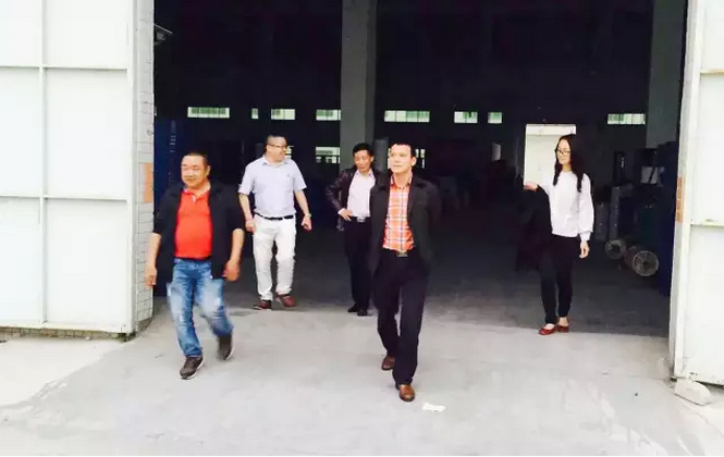 順德涂料商會胡景釗會長等人到場祝賀.png 順德涂料商會胡景釗會長等人到場祝賀.png