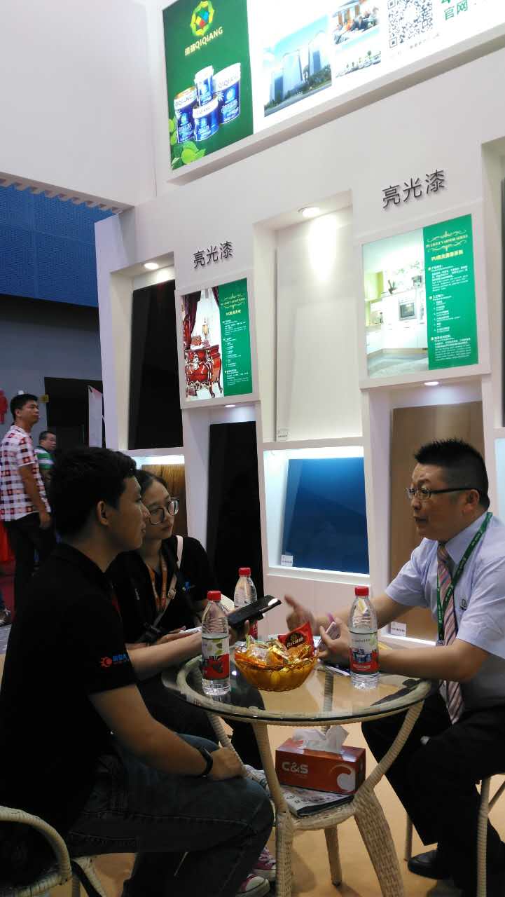 慧聰網(wǎng)資訊采訪漆強(qiáng)家具漆廠家張文.jpg 慧聰網(wǎng)資訊采訪漆強(qiáng)家具漆廠家張文.jpg