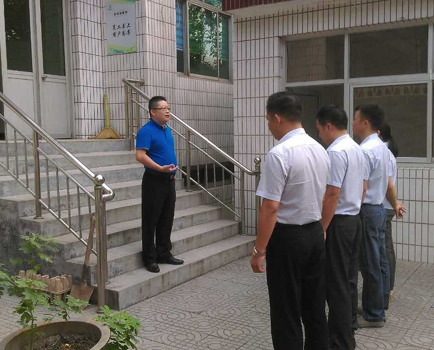 漆強化工總經(jīng)理張文親身去到了河北正定服務(wù)中心.png 漆強化工總經(jīng)理張文親身去到了河北正定服務(wù)中心.png