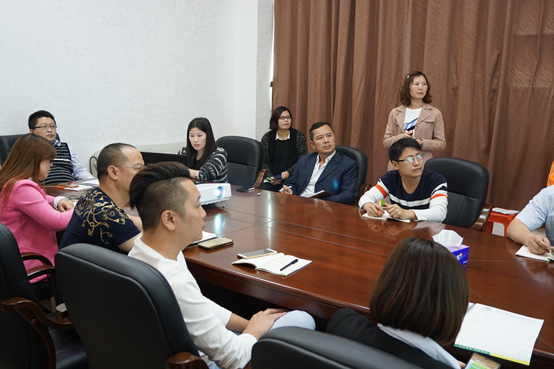 漆強(qiáng)化工家具漆廠家召開(kāi)2017年第一季度工作總結(jié).jpg 漆強(qiáng)化工家具漆廠家召開(kāi)2017年第一季度工作總結(jié).jpg